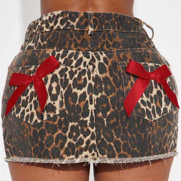 Fashion Nova Dresses & Skirts - 🛍️Leopard Mini Skirt🛍️Size Large‼️